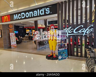 Udon Thani, Tailandia - 05-06-2024: Ristorante McDonald's a Udon Thani Tailandia Foto Stock