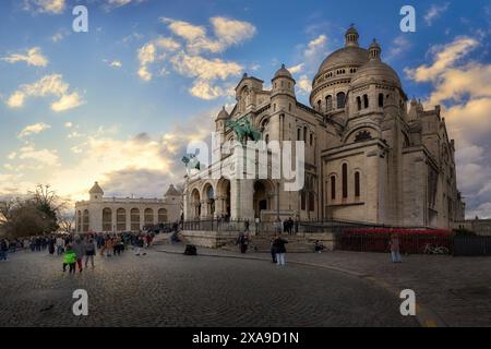 Tramonto alla Basilique du Sacré-Coeur de Montmartre Foto Stock