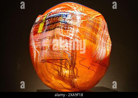 Biltmore Estate, Ashvellie, North Carolina, USA - la mostra Chihuly è una delle attrazioni più brillanti della Biltmore Estate quest'anno. Creazioni uniche. Foto Stock