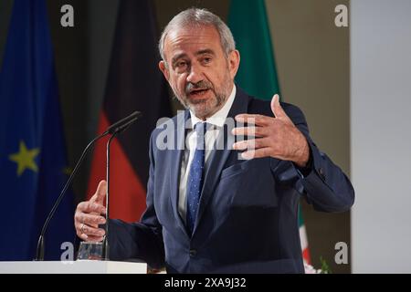 Hermann Parzinger, Praesident der Stiftung Preussischer Kulturbesitz AM 4. Juni 2024 a Berlino. SOLO USO EDITORIALE *** Hermann Parzinger, presidente della Prussian Cultural Heritage Foundation il 4 giugno 2024 a Berlino SOLO USO EDITORIALE Copyright: epd-bild/ChristianxDitsch D24D0604GencMedallieFriedlaender133509 Foto Stock