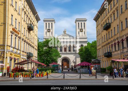 ST. PIETROBURGO, RUSSIA - 02 GIUGNO 2024: Chiesa luterana dei Santi Pietro e Paolo, Nevsky Prospekt. San Pietroburgo Foto Stock