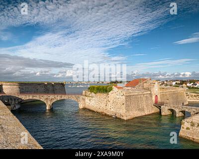 La Citadelle / Citadel Grand Entrance storico forte costiero a forma di stella, costruito nel 1591 a Port-Louis, Lorient, Bretagna, Francia Foto Stock