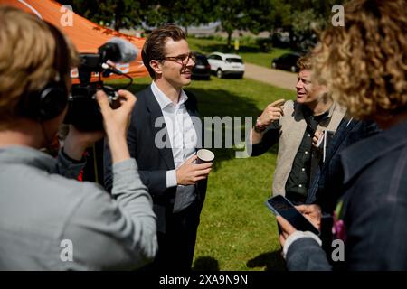 Skanderborg, Danimarca. 5 giugno 2024. Il leader dell'opposizione, Alex Vanopslagh, leader del partito dell'Alleanza Liberale, parla alla riunione della Costituzione nel parco cittadino di Skanderborg, mercoledì 5 giugno 2024 Credit: Ritzau/Alamy Live News Foto Stock