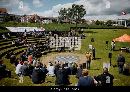 Skanderborg, Danimarca. 5 giugno 2024. Il leader dell'opposizione, Alex Vanopslagh, leader del partito dell'Alleanza Liberale, parla alla riunione della Costituzione nel parco cittadino di Skanderborg, mercoledì 5 giugno 2024 Credit: Ritzau/Alamy Live News Foto Stock
