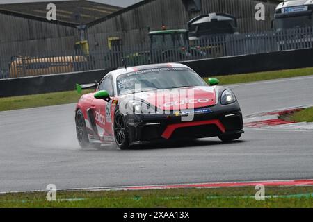 Darelle Wilson, Aalco con JWB Motorsport, Porsche 718 Cayman GT4 Clubsport, Porsche Sprint Challenge Gran Bretagna 2024, una singola serie di marchi con Foto Stock