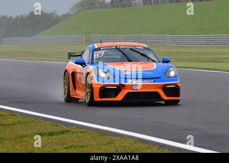 Paul Porter, Team Parker Racing, Porsche 718 Cayman GT4 Clubsport, Porsche Sprint Challenge Gran Bretagna 2024, una singola serie di marchi con tutti i piloti Foto Stock