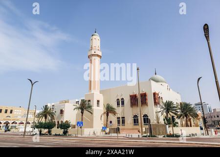 Doha, Qatar - 1° maggio 2024: Moschea nel centro di Doha vicino al Souq Waqif Foto Stock