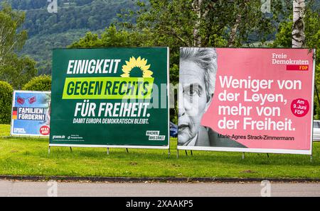 Lauchringen, Germania, 26 maggio 2024: Il poster della campagna elettorale dell'Alleanza 90/i Verdi e la candidata principale Marie-Agnes Strack-Zimmermann di Foto Stock