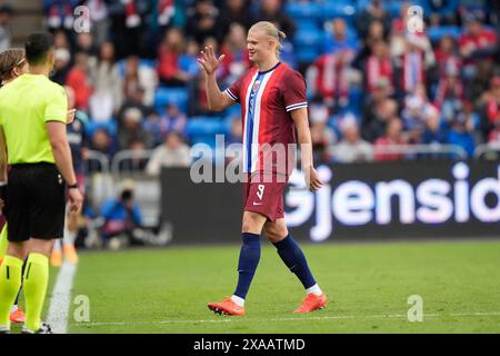 Oslo 20240605. Erling Braut Haaland durante la partita privata internazionale di calcio tra Norvegia e Kosovo allo stadio Ullevaal. Foto: Terje Pedersen / NTB Foto Stock