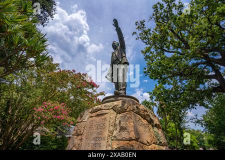 Vista della statua di Cecil John Rhodes nel Company's Garden, città del Capo, Capo Occidentale, Sudafrica, Africa Foto Stock