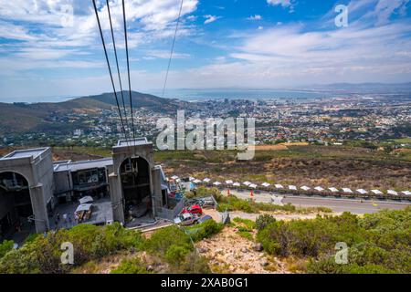 Vista di città del Capo dalla funivia di Table Mountain, città del Capo, Capo Occidentale, Sud Africa, Africa Foto Stock