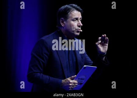 Roma, Italia. 5 giugno 2024. Elezioni europee : l'Italia che conta, Giuseppe Conte presidente dei cinque stelle al teatro Brancaccio - politica - Roma, Italia - Mercoled&#xec;, 5 giugno 2024 (foto Cecilia Fabiano/LaPresse) elezioni europee, discorso del Presidente Giuseppe Conte al Teatro Brancaccio per la campagna elettorale del movimento cinque stelle - politica - Roma, Italia - mercoledì 5 giugno 2024 (foto Cecilia Fabiano/LaPresse) credito: LaPresse/Alamy Live News Foto Stock