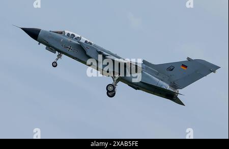 Kampfjet PA-200 Tornado Berlin, 05.06.2024: Luftfahrtschau ILA. Kampfjet PA-200 Tornado Schönefeld Brandenburg Deutschland BER *** Fighter Jet PA 200 Tornado Berlin, 05 06 2024 ILA Air Show Fighter Jet PA 200 Tornado Schönefeld Brandenburg Germania BER Foto Stock