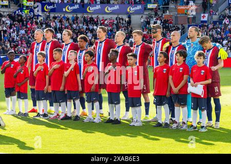 Oslo, Norvegia 5 giugno 2024 la squadra norvegese si è schierata durante l'amichevole internazionale tra Norvegia e Kosovo all'Ullevaal Stadion di Oslo, Norvegia crediti: Nigel Waldron/Alamy Live News Foto Stock