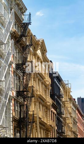 Soho è un quartiere storico caratterizzato da architettura in ghisa, New York City, USA 2024 Foto Stock