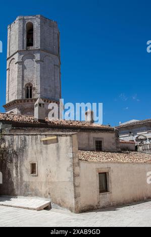 Italia, Italien, Italia, Monte Sant’Angelo; Puglia; santuario cattolico dedicato all'Arcangelo San Michele; Santuario San Michele Arcangelo Foto Stock