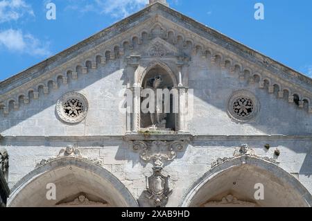 Italia, Italien, Italia, Monte Sant’Angelo; Puglia; santuario cattolico dedicato all'Arcangelo San Michele; Santuario San Michele Arcangelo Foto Stock