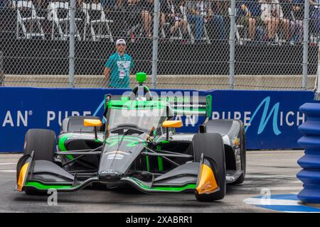 2 giugno 2024: Il pilota della Juncos Hollinger Racing Romain Grosjean (77) guida durante il Gran Premio di Chevrolet Detroit. La NTT Indycar Series organizza il Chevrolet Grand Prix per le strade del centro di Detroit, Michigan. (Jonathan tenca/CSM) Foto Stock