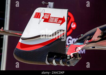 Montreal, Quebec, Canada. 5 giugno 2024. Pitlane Haas F1 Team front Wing.durante la Formula 1 AWS Grand Prix du Canada 2024, Montreal, Quebec, Canada, dal 6 al 9 giugno - Rounfd 9 di 24 del 2024 F1 World Championship (Credit Image: © Alessio De Marco/ZUMA Press Wire) SOLO PER USO EDITORIALE! Non per USO commerciale! Foto Stock