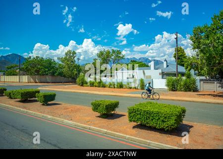 Veduta di case e montagne vicino a Worcester, Worcester, Capo Occidentale, Sud Africa, Africa Copyright: FrankxFell 844-33654 Foto Stock