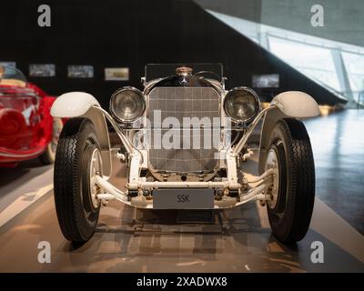 Mercedes-Benz SSK 27/170/225 CV, 1928. Museo Mercedes Benz, Mercedes-Benz World di Stoccarda, Baden Wuertemberg, Germania, Europa Foto Stock