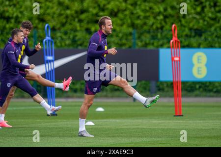 Enfield, Regno Unito. 6 giugno 2024. L'attaccante inglese Harry Kane durante la sessione di allenamento dell'Inghilterra davanti all'amichevole International vs Islanda al Tottenham Hotspur Training Ground, Enfield, Inghilterra, Regno Unito il 6 giugno 2024 Credit: Every Second Media/Alamy Live News Foto Stock