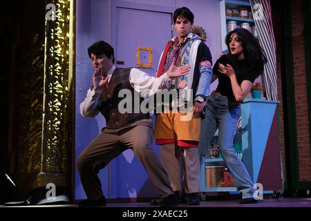Madrid, Spagna. 6 giugno 2024. Attori cantano durante l'esibizione di Friends, il musical al teatro Infanta Isabel di Madrid, 6 giugno 2024, Spagna Credit: SIPA USA/Alamy Live News Foto Stock