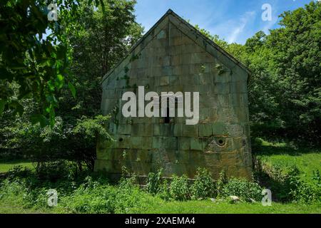 Dilijan, Armenia - 3 giugno 2024: Il monastero di Jukhtakvank è un monastero armeno situato nella provincia di Tavush, Armenia. Foto Stock