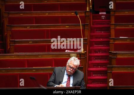 Parigi, Francia. 5 giugno 2024. André Chassaigne, presidente del gruppo Gauche Démocrate et Républicaine, visto all'Assemblea Nazionale. Una sessione settimanale di interrogatorio del primo ministro francese Gabriel Attal si svolge nell'Assemblea Nazionale al Palais Bourbon di Parigi. Credito: SOPA Images Limited/Alamy Live News Foto Stock