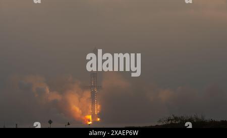 Boca Chica, Stati Uniti. 6 giugno 2024. Grande successo per SpaceX con Starship S29 e B11 dopo il decollo entrambi i veicoli hanno controllato gli spruzzi. S29 Starship è rientrato in modo controllato. 7:50 CDT Starbase, Boca Chica, Cameron Count, Texas, USA. (Foto di Scott Schilke/SipaUSA.com) credito: SIPA USA/Alamy Live News Foto Stock