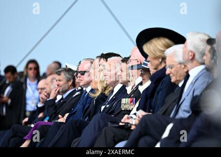 Omaha Beach, Francia. 6 giugno 2024. La first lady STATUNITENSE Jill Biden, il presidente degli Stati Uniti Joe Biden, il presidente francese Emmanuel Macron hanno partecipato alla cerimonia internazionale del D-Day Anniversary tenutasi a Omaha Beach, Normandia, in Francia il 6 giugno 2024, in occasione del 80° anniversario del D-Day. Foto di Eliot Blondet/ABACAPRESS. COM credito: Abaca Press/Alamy Live News Foto Stock