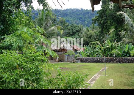 Villaggio di Tenganan, abitato dalla popolazione originaria di Bali vicino a Candidasa, Bali in Indonesia Foto Stock