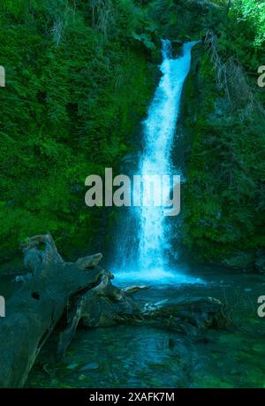 Ripresa aerea della cascata Corbata Blanca, Chubut, Patagonia argentina Foto Stock