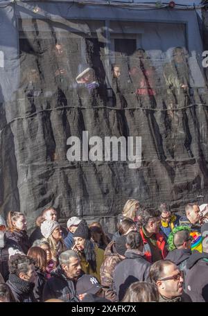 Caceres, Spagna - 20 gennaio 2024: Jarramplas Festival of Piornal, Caceres, Spagna. Tradizionale festa del lancio di rape Foto Stock