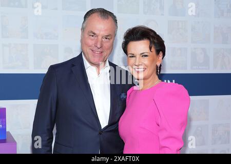 Clemens und Margit Toennies bei der Bertelsmann Party AM 6.06.2024 a Berlino Foto Stock