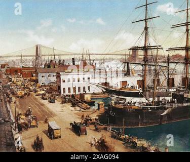 South Street e il ponte di Brooklyn, la nave quadrata Antilla in primo piano e la Cambuskenneth dietro di essa, New York City 1901. Foto Stock