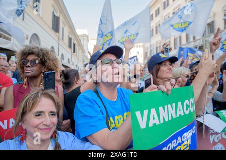 Roma, Italia. 6 giugno 2024. I militanti del partito Lega accolgono calorosamente l'arrivo di Matteo Salvini nella manifestazione politica per la chiusura della campagna elettorale per le elezioni europee del partito della Lega a Roma. (Credit Image: © Marcello Valeri/ZUMA Press Wire) SOLO PER USO EDITORIALE! Non per USO commerciale! Foto Stock