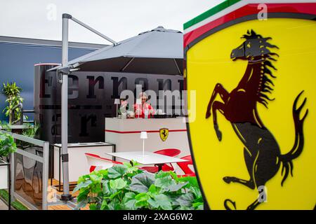 Montreal, Quebec, Canada. 6 giugno 2024. Scuderia Ferrari garage e paddock.durante la Formula 1 AWS Grand Prix du Canada 2024, Montreal, Quebec, Canada, dal 6 al 9 giugno - Rounfd 9 di 24 di 2024 Campionato Mondiale F1 (Credit Image: © Alessio De Marco/ZUMA Press Wire) SOLO USO EDITORIALE! Non per USO commerciale! Foto Stock