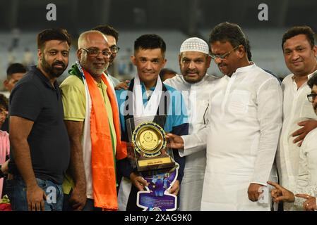 6 giugno 2024, Kolkata, India: Il capitano indiano Sunil Chhetri felicitò al termine della partita di qualificazione ai mondiali FIFA 2026 Asia tra India e Kuwait al Salt Lake Stadium di Kolkata il 6 giugno, 2024.il 39enne Chhetri ha confermato un paio di settimane fa che alla fine di questa partita avrebbe appeso i suoi stivali (internazionali). Più di ogni tocco finale personale, Chhetri avrebbe voluto assicurarsi che la squadra entrasse per la prima volta nella fase finale delle qualificazioni alla Coppa del mondo. Ma non doveva essere per lui e per il lato indiano che lottava per la maggior parte della notte. La sezione Draw Foto Stock