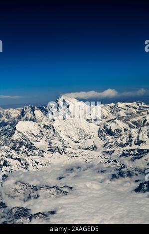 MT. L'Everest e la catena montuosa che lo circonda. Foto Stock