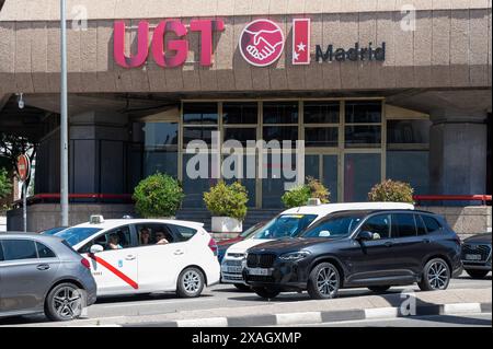 Madrid, Spagna. 1 giugno 2024. Il logo e l'edificio dell'Union General de Trabajadores (UGT, Unione generale dei lavoratori) è un importante sindacato spagnolo, storicamente affiliato al Partito Socialista Operaio spagnolo (PSOE) di Madrid, Spagna. Credito: SOPA Images Limited/Alamy Live News Foto Stock