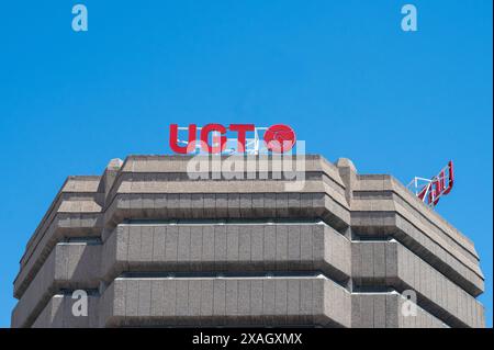 Madrid, Spagna. 1 giugno 2024. Il logo e l'edificio dell'Union General de Trabajadores (UGT, Unione generale dei lavoratori) è un importante sindacato spagnolo, storicamente affiliato al Partito Socialista Operaio spagnolo (PSOE) di Madrid, Spagna. Credito: SOPA Images Limited/Alamy Live News Foto Stock