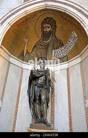 Interno della Cattedrale di Monreale in Sicilia Foto Stock