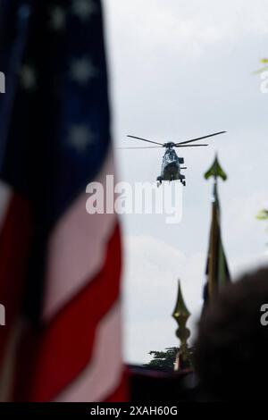 Colleville Sur Mer, Francia. 6 giugno 2024. La commemorazione al cimitero americano della Normandia segna il 80° anniversario dello sbarco del D-Day lungo la costa della Normandia durante la seconda guerra mondiale. Questo evento alla fine ha portato alla liberazione dell'Europa. Giovedì 6 giugno 2024, Colleville-sur-mer, Normandia. Foto di Jeanne Accorsini/Pool/ABACAPRESS. COM credito: Abaca Press/Alamy Live News Foto Stock