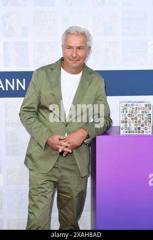 Klaus Wowereit bei der Bertelsmann Party in der Berliner Repräsentanz Bertelsmann a Berlino 06.06.2024 *** Klaus Wowereit al partito Bertelsmann presso l'ufficio di rappresentanza Bertelsmann a Berlino 06 06 2024 Foto Stock