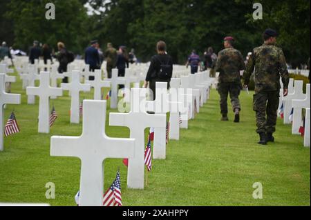 Francia. 6 giugno 2024. Cimitero DEGLI STATI UNITI vicino a Colleville-sur-Mer, in Normandia. 06.06.2024 Francia (foto di Aleksy Witwicki/Sipa USA) credito: SIPA USA/Alamy Live News Foto Stock