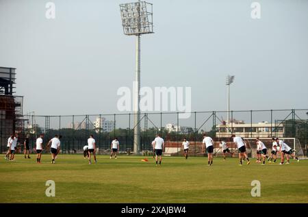 Il team Australia partecipa alle sessioni di allenamento presso la Bashundhara Kings Arena prima della partita di andata delle qualificazioni ai Mondiali FIFA contro Bangla Foto Stock