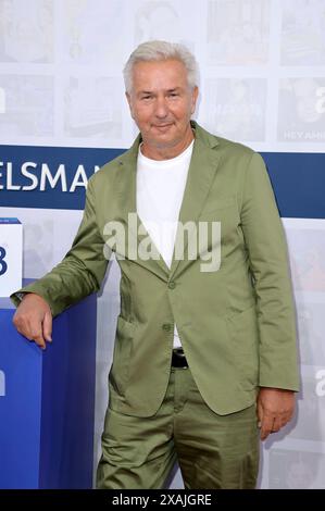 Klaus Wowereit bei der Bertelsmann Party 2024 in der Bertelsmann Repräsentanz Unter den Linden. Berlino, 06.06.2024 *** Klaus Wowereit al Partito Bertelsmann 2024 all'Ufficio di rappresentanza Bertelsmann Unter den Linden Berlin, 06 06 2024 foto:XF.xKernx/xFuturexImagex bertelsmann 4681 Foto Stock