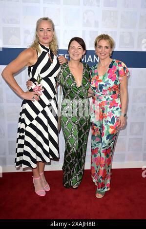 Eva Mona Rodekirchen, Iris Mareike Steen und Gisa Zach bei der Bertelsmann Party 2024 in der Bertelsmann Repräsentanz Unter den Linden. Berlino, 06.06.2024 *** Eva Mona Rodekirchen, Iris Mareike Steen e Gisa Zach al Partito Bertelsmann 2024 presso l'ufficio di rappresentanza Bertelsmann Unter den Linden Berlin, 06 06 2024 foto:XF.xKernx/xFuturexImagex bertelsmann 4831 Foto Stock