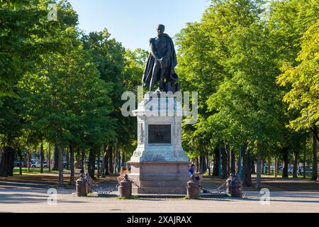 Nancy, Francia - 24 giugno 2020: Monumento al generale Drouot sul Cours Léopold. La statua è opera di Pierre-Jean David eretta nel 1855. Foto Stock
